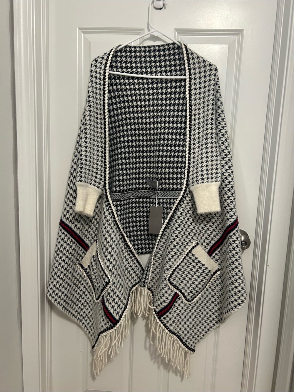 Cream & Black Houndstooth Fringe Open-Front Sweater Poncho